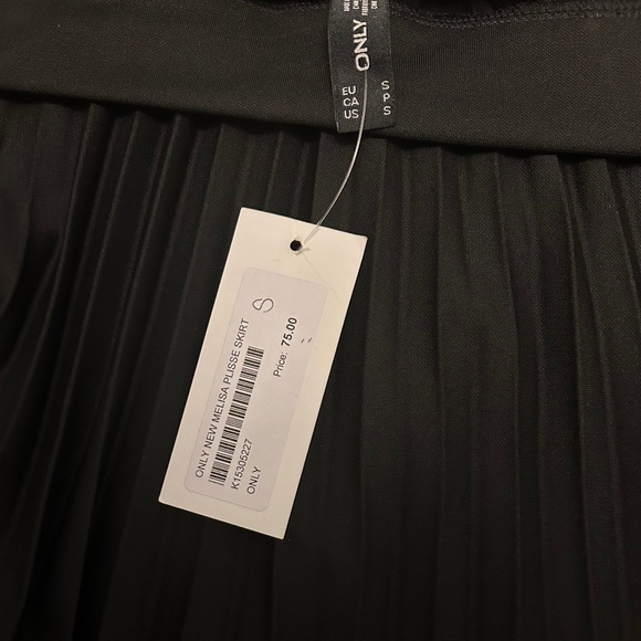 ONLY MELISSA PLISSE MIDI SKIRT - Picture 4 of 4